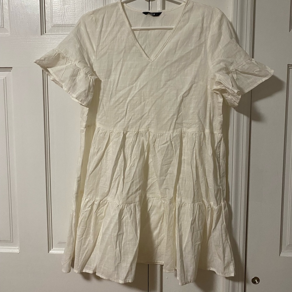 White floral sleeve dress